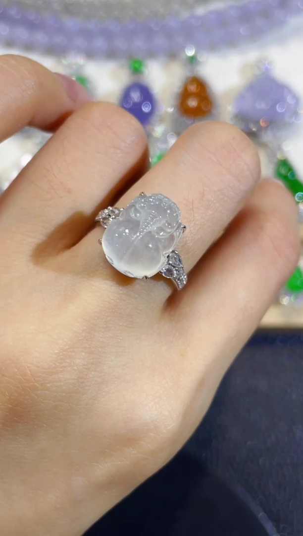 颈饰18K金镶嵌翡翠团购3