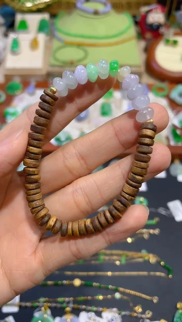 翡翠未镶嵌颈饰手串
