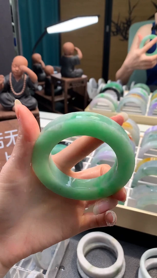 未镶嵌手镯定制翡翠m****o天然翡翠