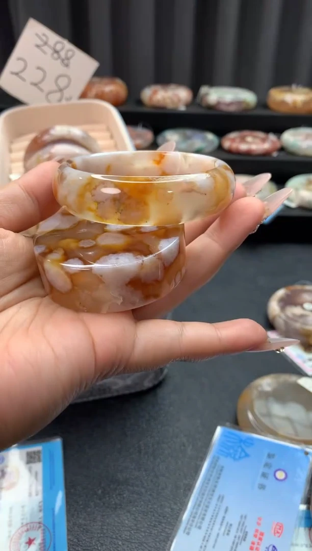 未镶嵌手镯石英质玉（55-56圈口）赠送镯心