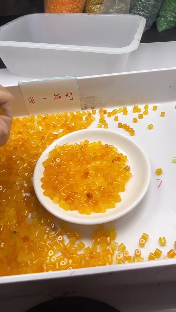 未镶嵌颈饰玛瑙/玉髓w874冰鸡油黄管珠5*5mm*20颗