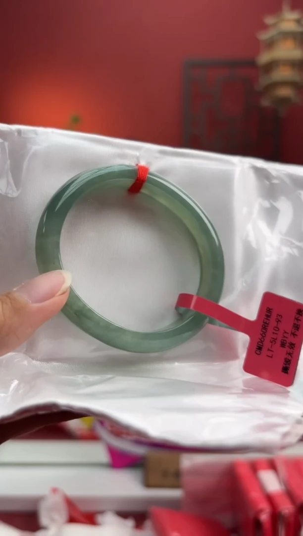 未镶嵌手镯（贵妃镯）翡翠翡翠手镯4