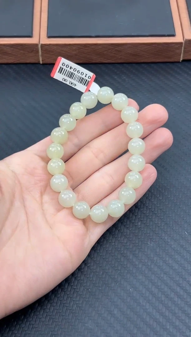 手串未镶嵌和田玉且末金山微色差卡10手串