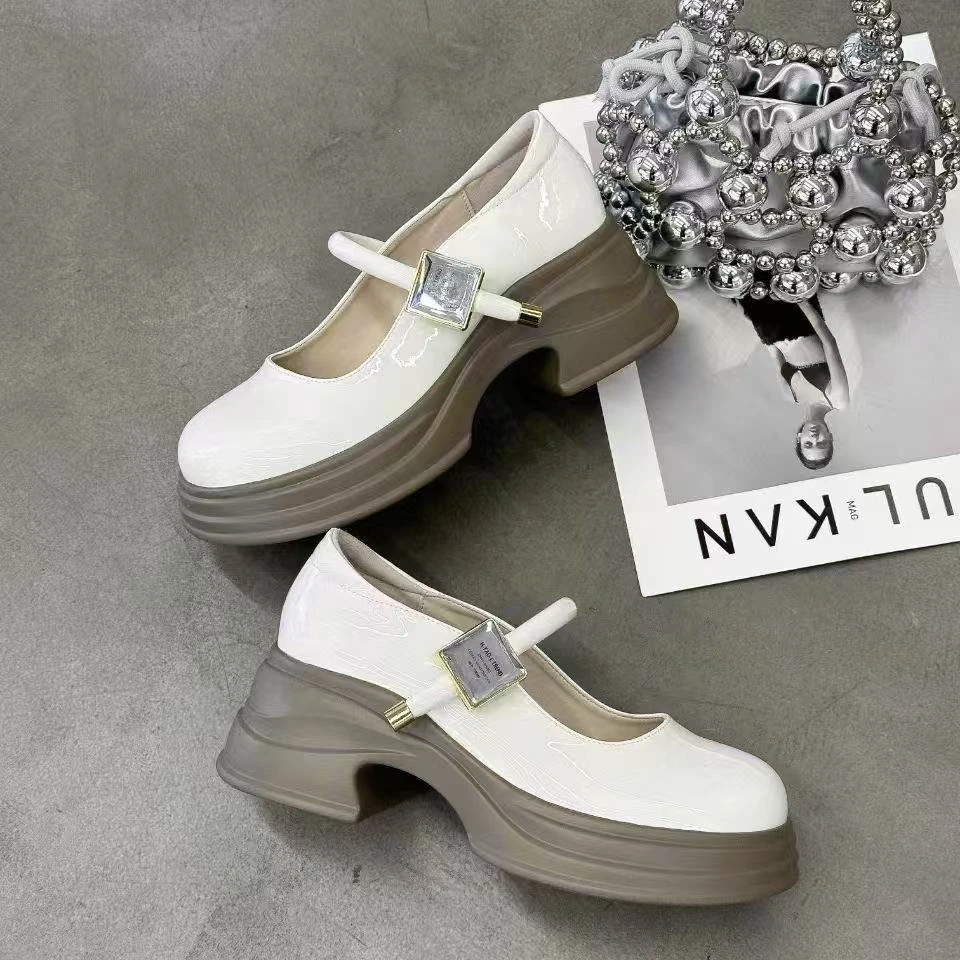 新款9073粗跟圆头学院风漆皮浅口单鞋