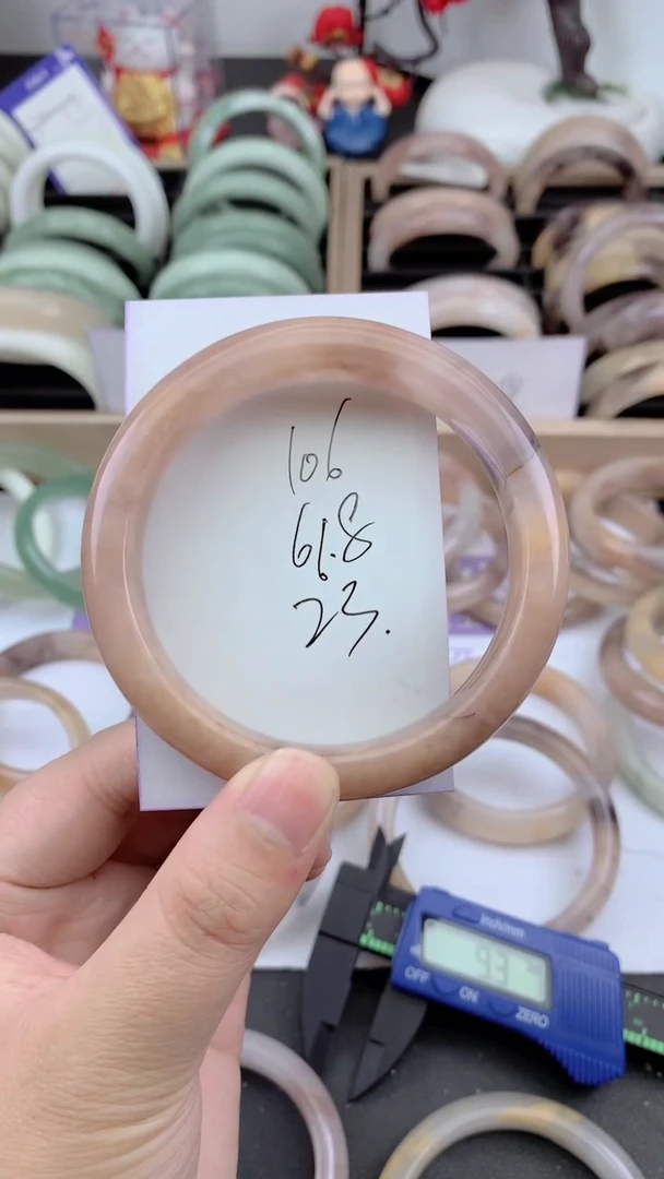 未镶嵌手镯石英质玉106