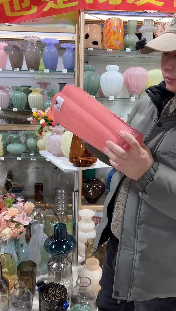 【闪购商品】无铅玻璃西瓜红花瓶