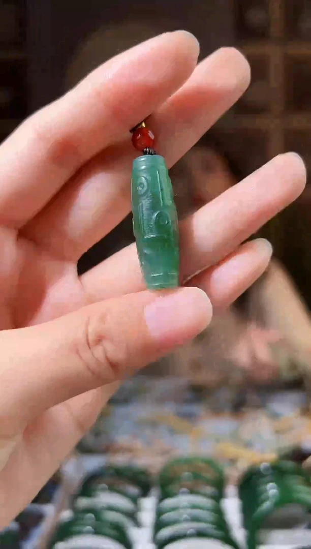 颈饰未镶嵌和田玉拍一发一，拍一发一