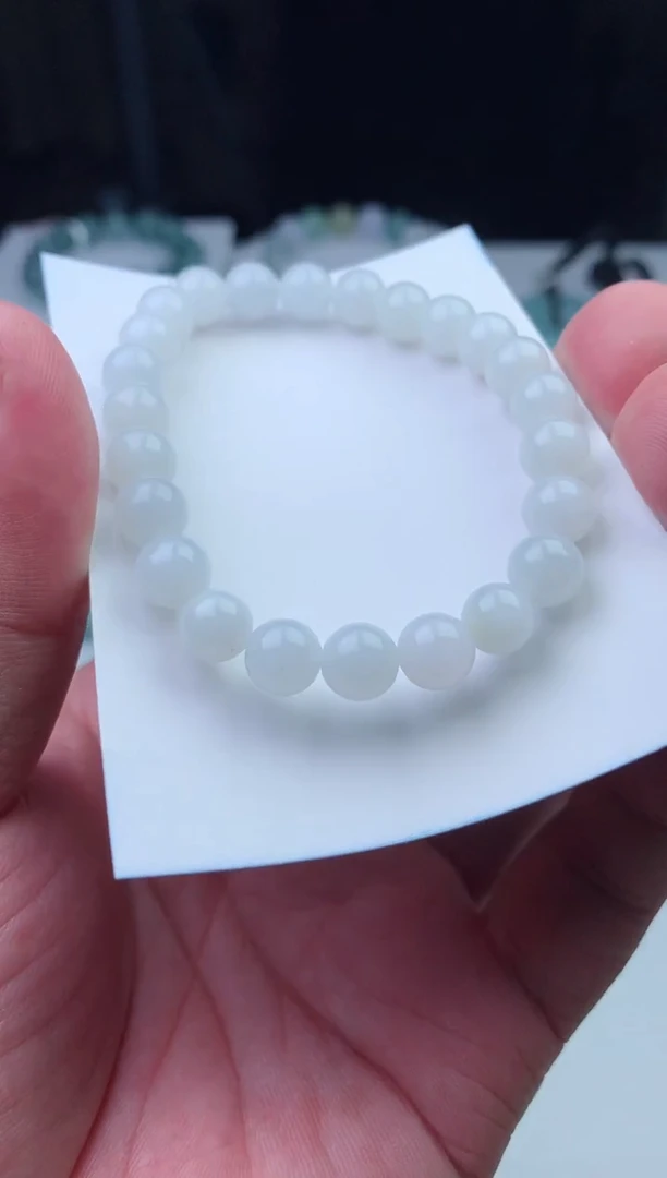 颈饰未镶嵌翡翠珠子