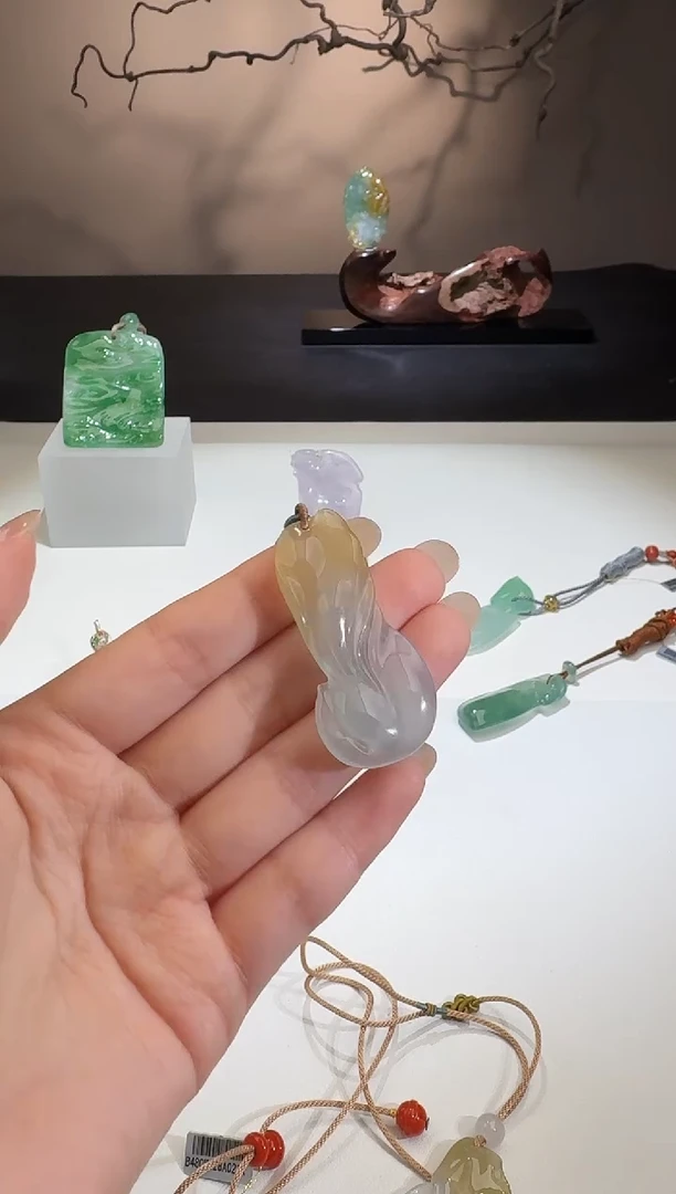 【闪购商品】翡翠颈饰未镶嵌【鑫鑫】