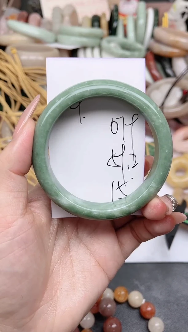 未镶嵌手镯石英质玉079