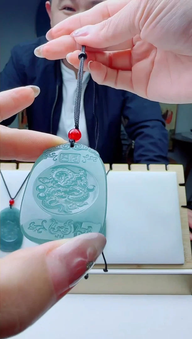 颈饰未镶嵌翡翠多样性发其一