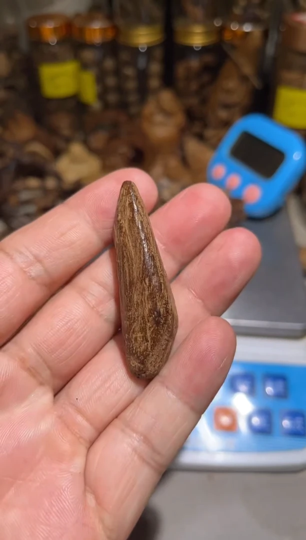 沉香沉香碎屑印尼土沉3.7（克）