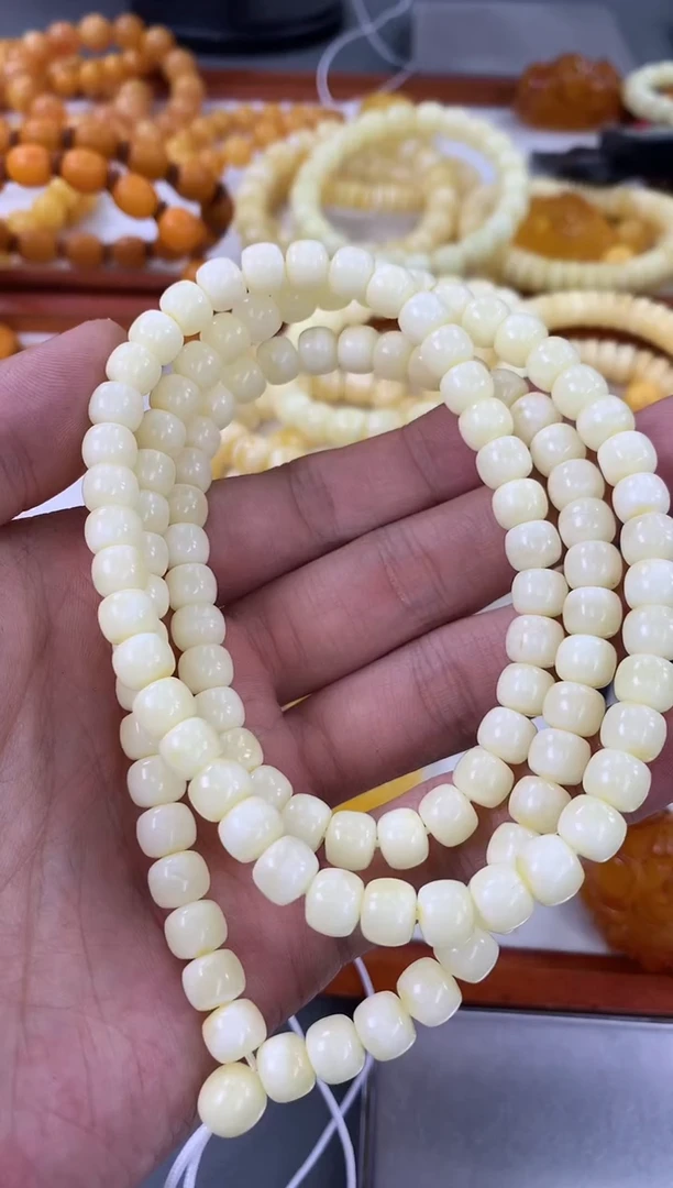 【闪购商品】琥珀裸石未镶嵌链子