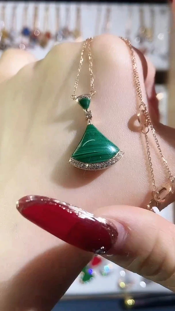 【闪购商品】钻石套链18K金镶嵌钻石K玫绿裙