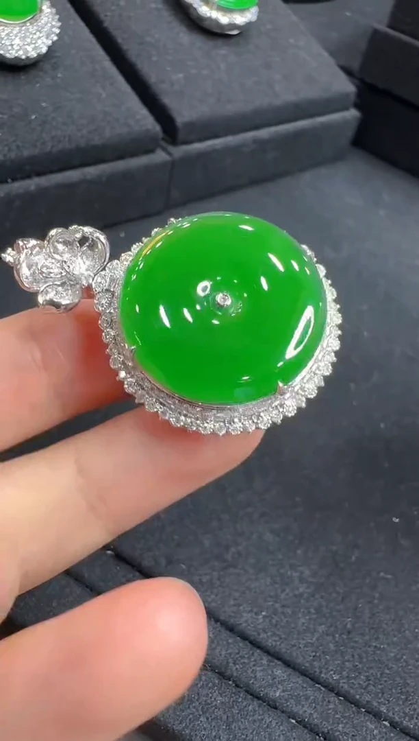 翡翠18K金镶嵌吊坠(不含链)多样性团购发一件