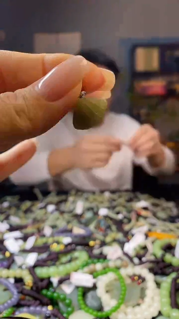 颈饰未镶嵌和田玉多样性发货，拍一发一