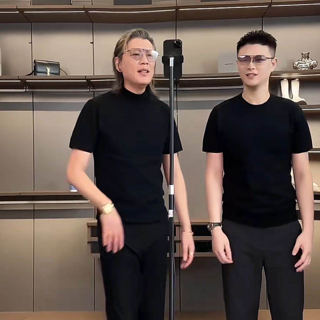 小佛爷 新款简约高级感半高领圆领针织衫短袖高端男士纯色打底