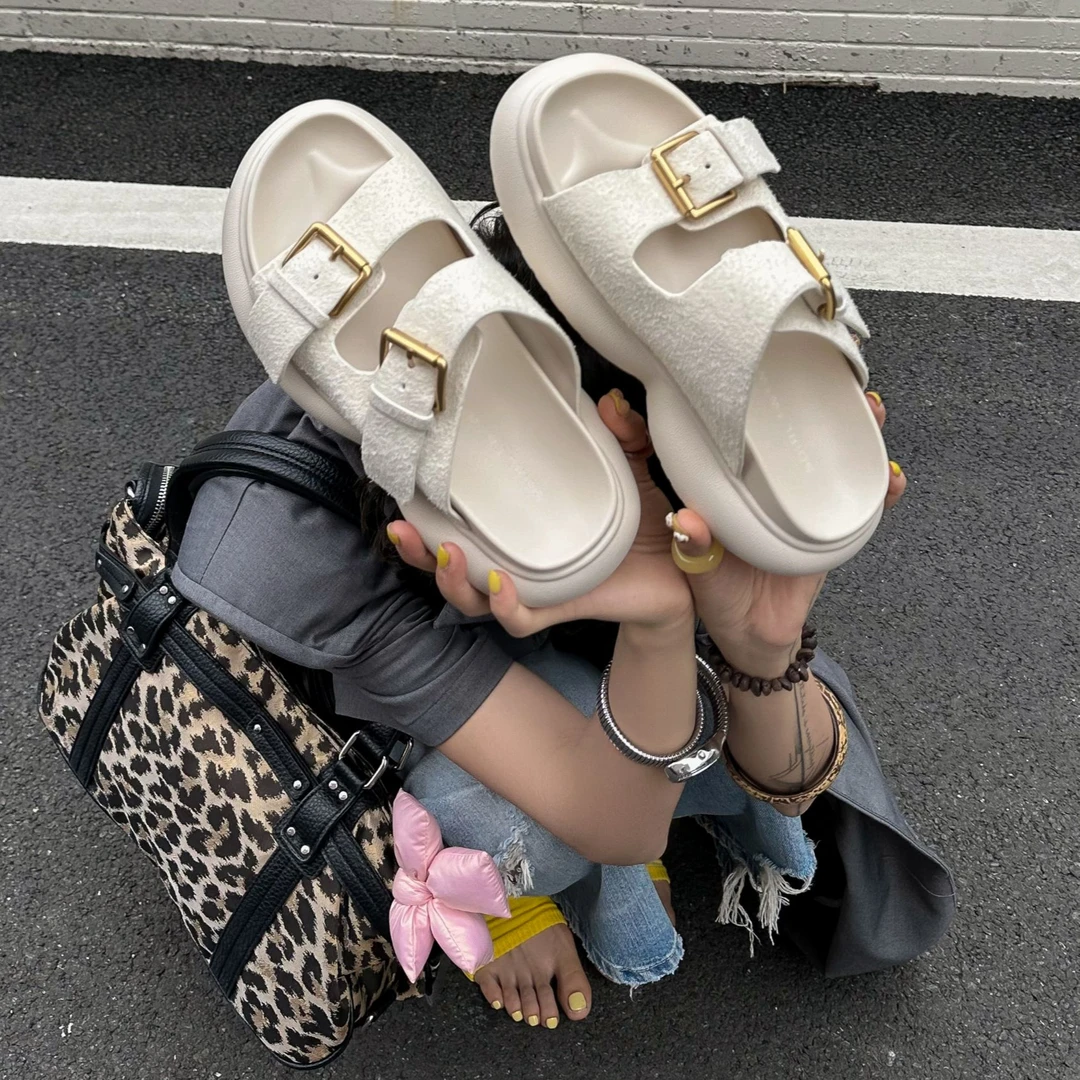 C338-2C SGIRL TWTW增高显腿长日系简约休闲厚底沙滩鞋度假风拖鞋