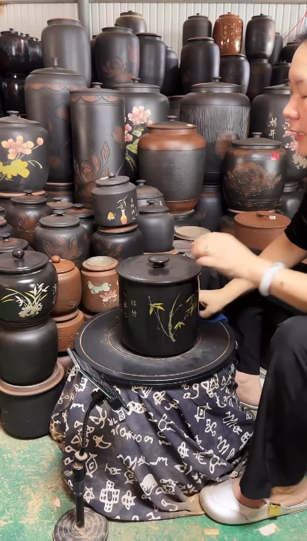罐瑕疵茶叶罐 小八饼彩填   361