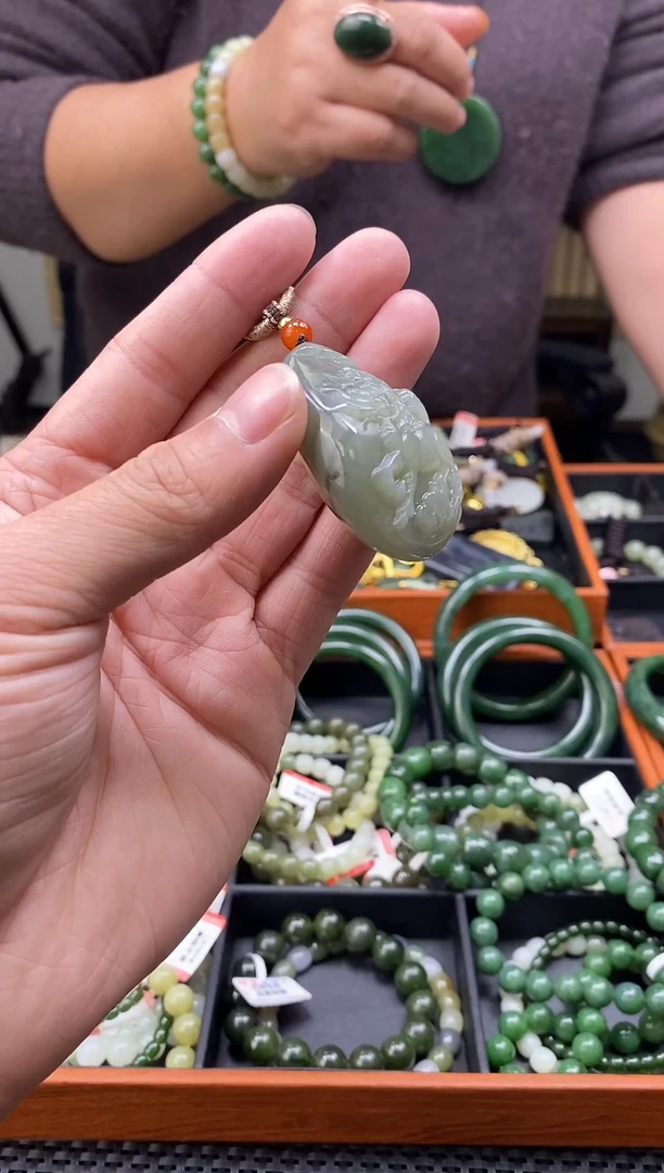 颈饰未镶嵌和田玉多样性发一  1.03