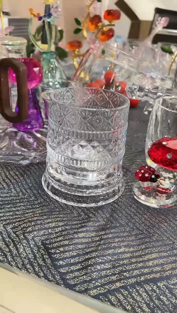 有机玻璃旋转杯子