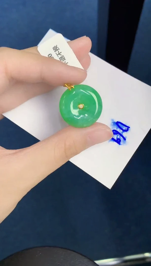 翡翠18K金镶嵌颈饰天然翡翠緬甸A貨