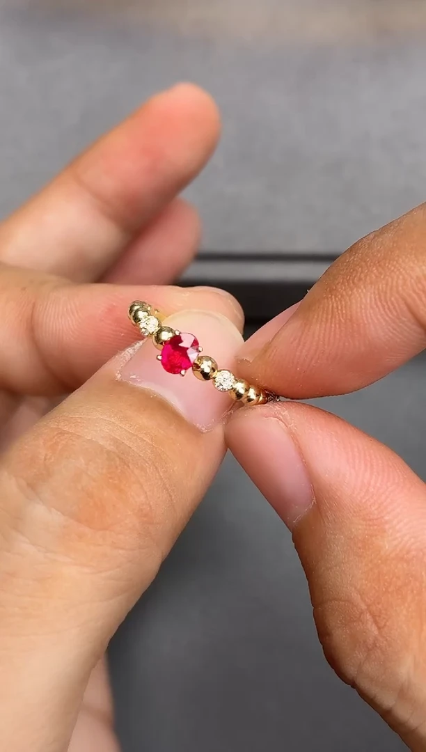 18K金镶嵌戒指红宝石0.53ct/无烧鸽血红/强荧光/七天鉴赏