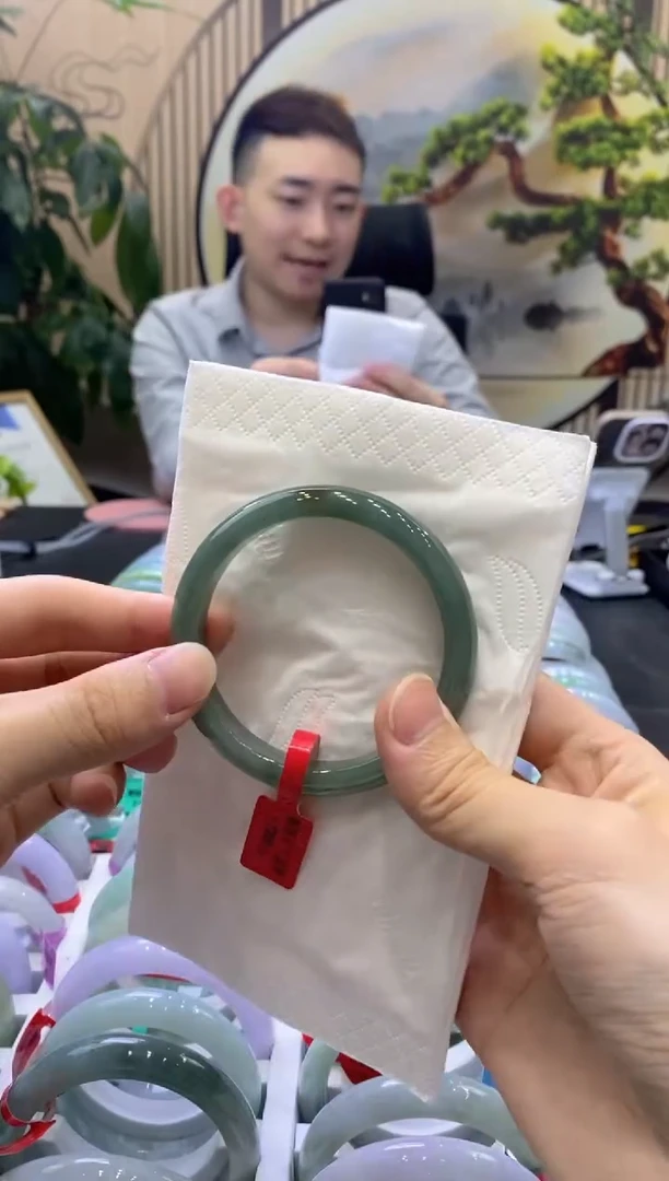 翡翠手镯未镶嵌0000000000000009910