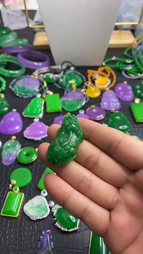 颈饰未镶嵌翡翠S006