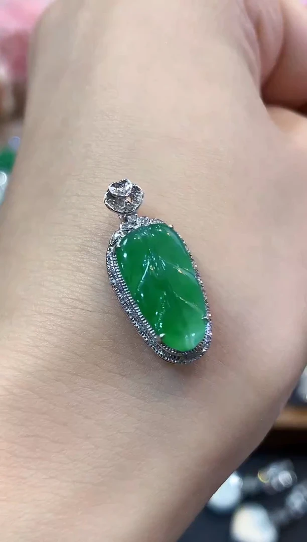 吊坠(不含链)18K金镶嵌翡翠C6