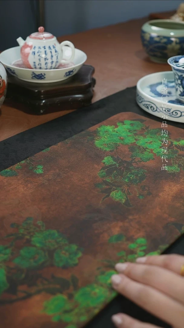 当代双面香云纱茶席