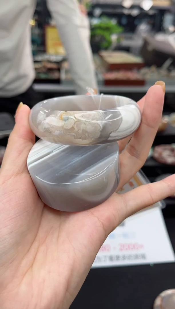 【闪购商品】石英质玉手镯未镶嵌56圈口（赠品镯心）1539055