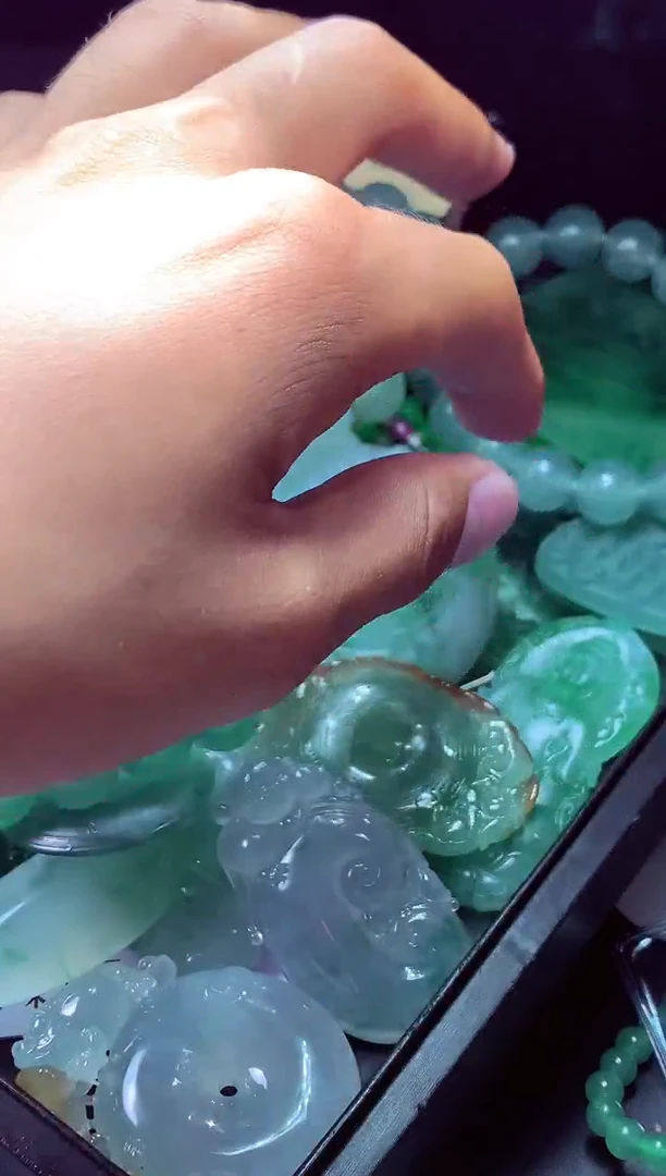 未镶嵌定制翡翠薛*#翡翠毛货定制