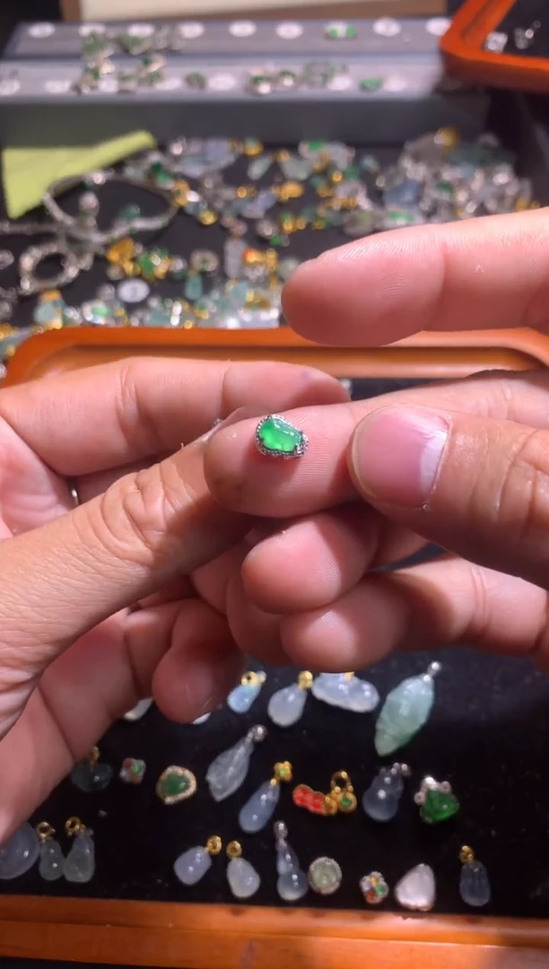 【闪购商品】翡翠吊坠(不含链)银S925镶嵌1