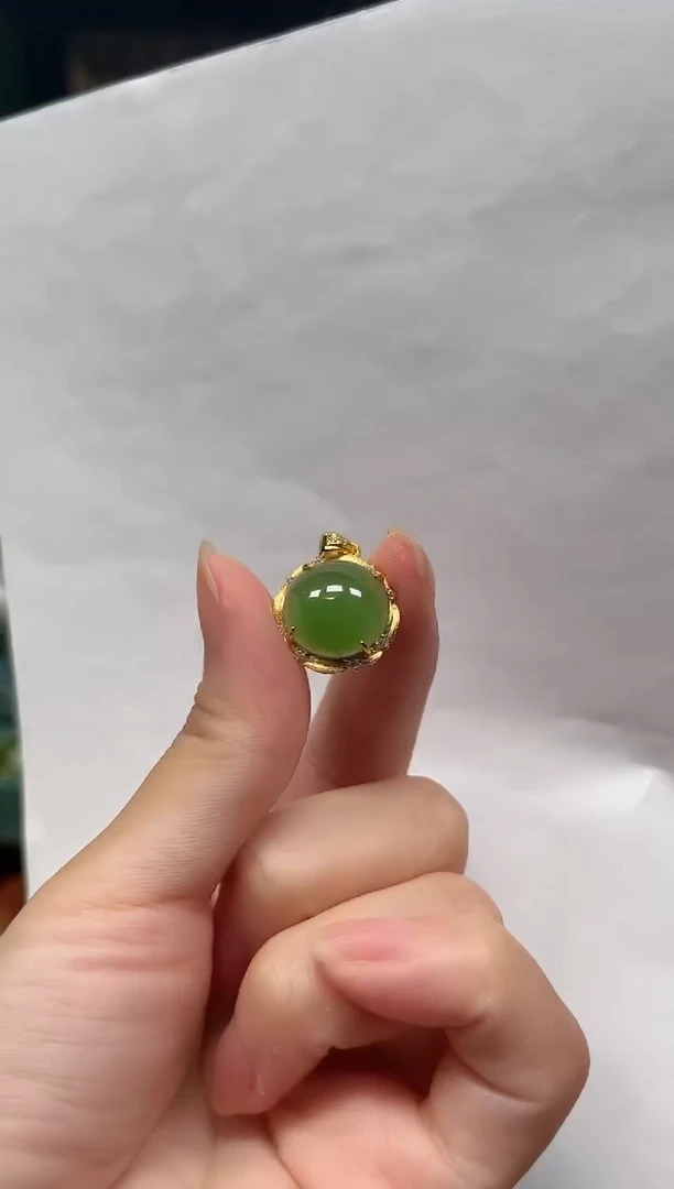 颈饰银S925镶嵌和田玉吊坠