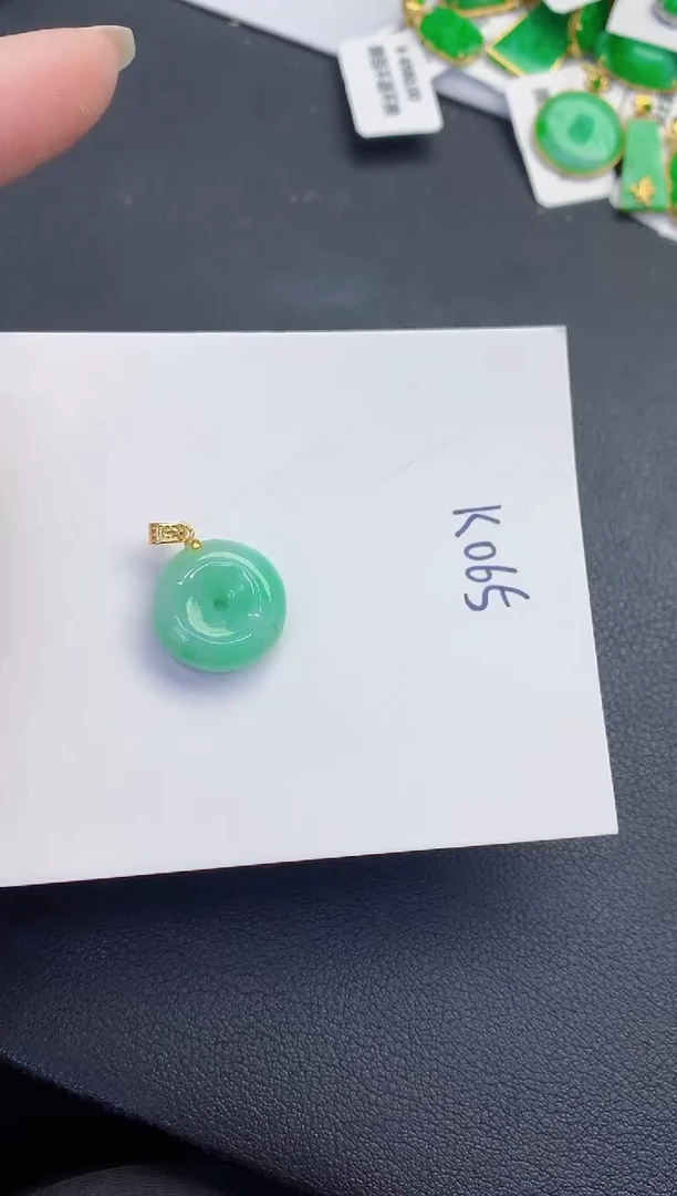 颈饰未镶嵌翡翠缅甸天然翡翠A货