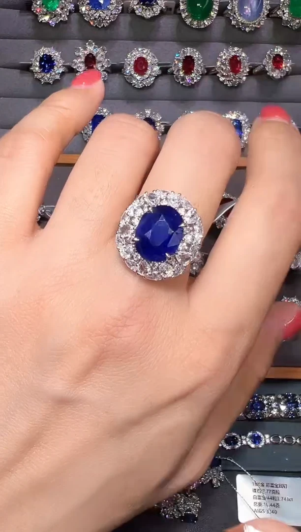 戒指蓝宝石18K金镶嵌