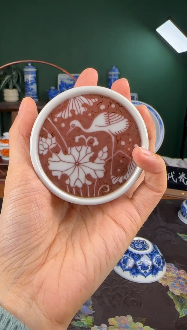 杯福利。 釉里红一鹭莲科。 盖置