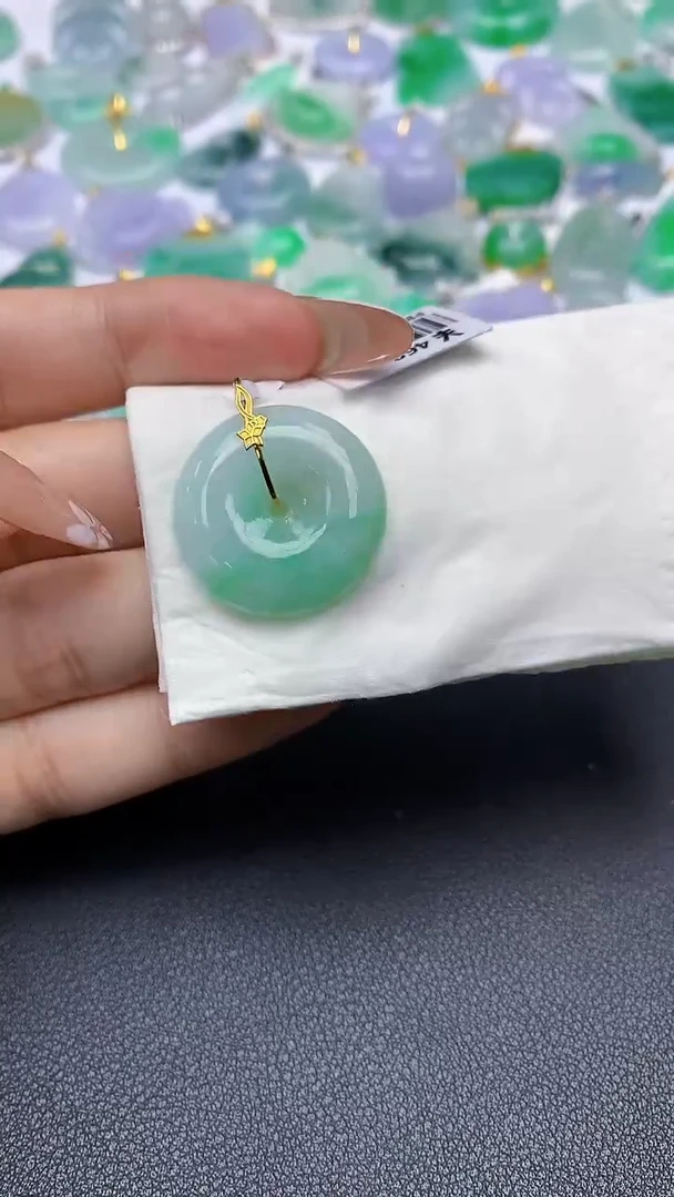 颈饰18K金镶嵌翡翠a货假一赔三支持复检百元上9元证书费自理