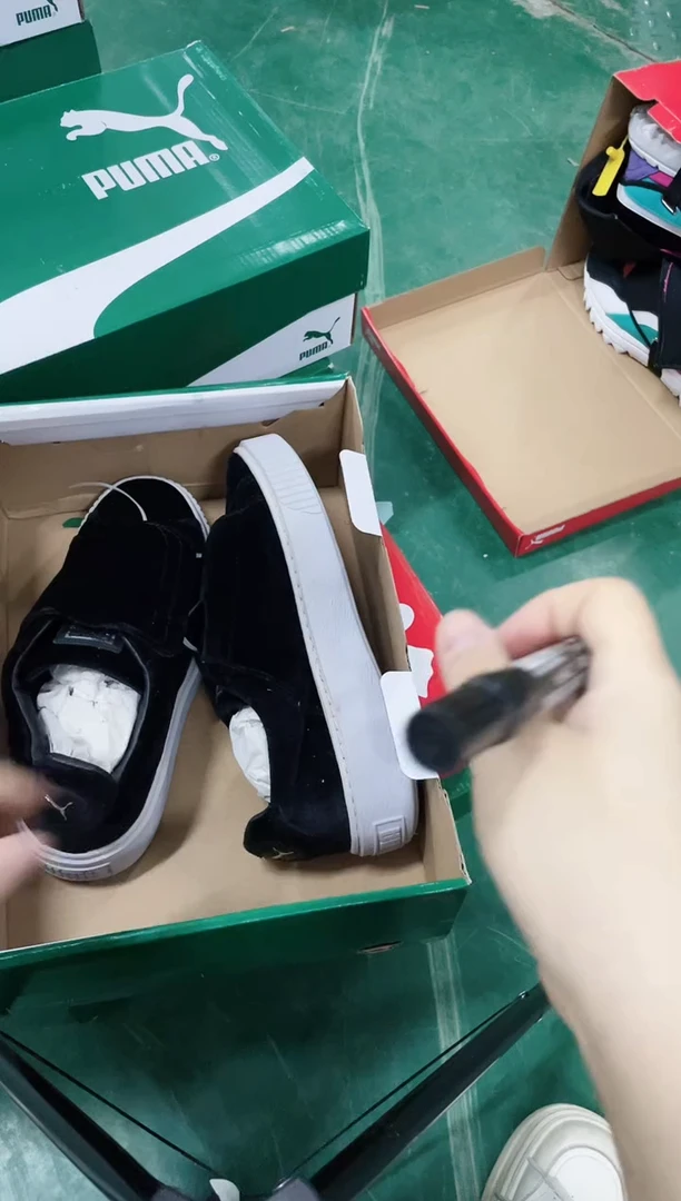 彪马时尚运动休闲鞋38M  E145