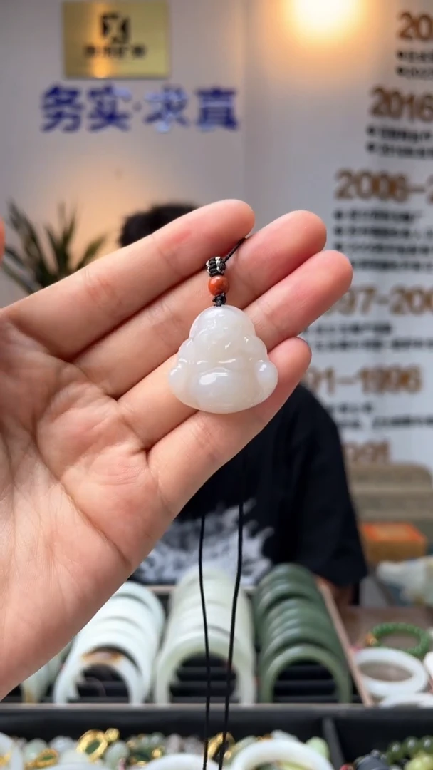 颈饰未镶嵌和田玉白玉佛公吊坠多样性发一件