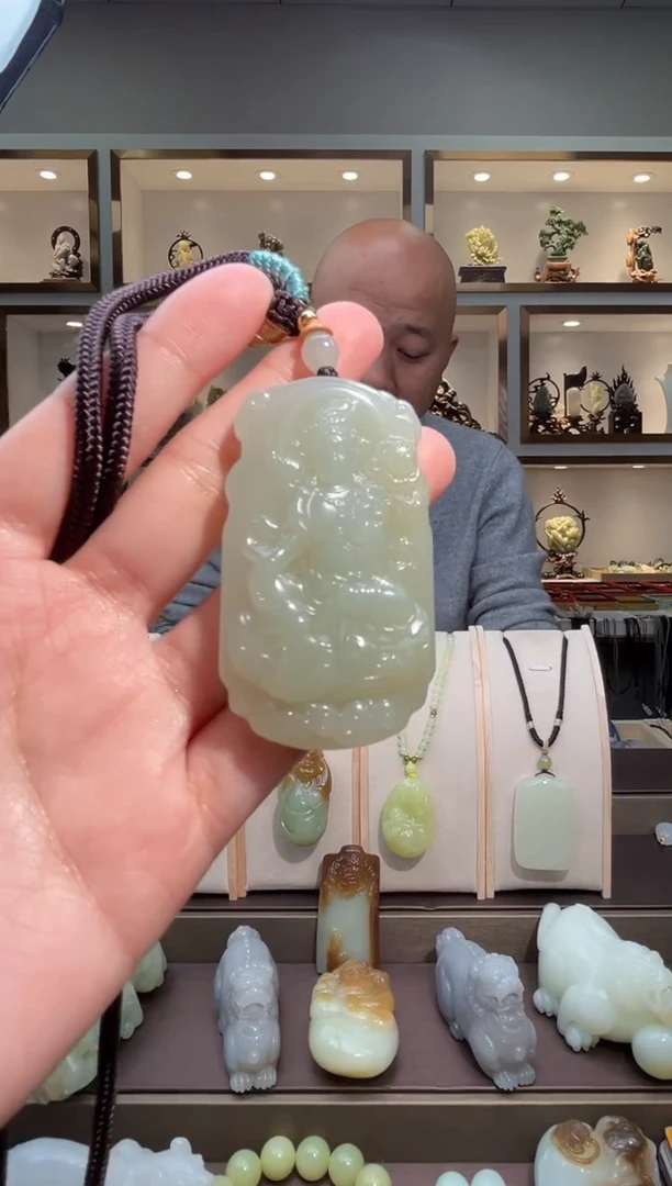 颈饰未镶嵌和田玉苏