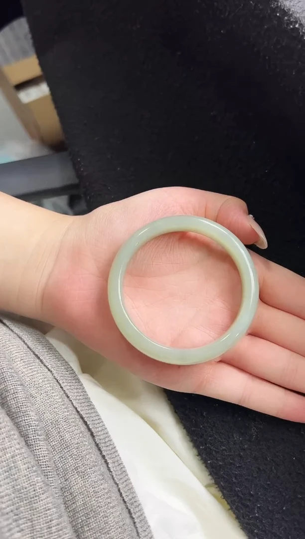 和田玉手镯未镶嵌和田玉 55 56