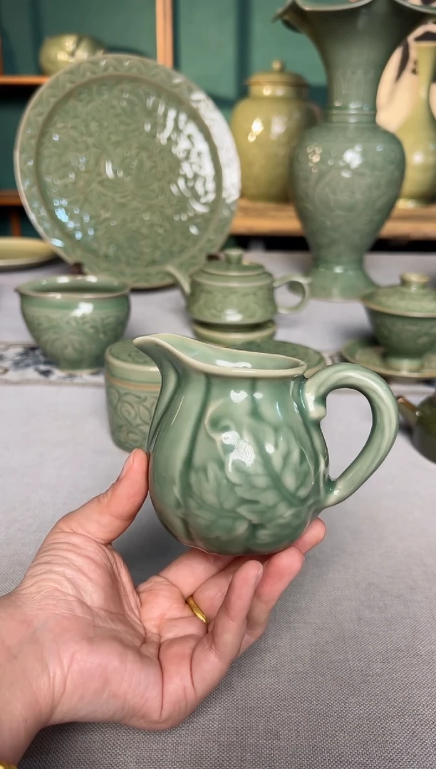 【闪购商品】其他耀州窑青釉瓜棱公道杯