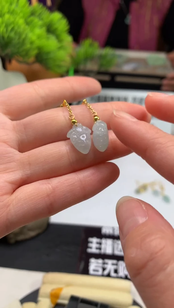 颈饰未镶嵌翡翠雾**花---121408