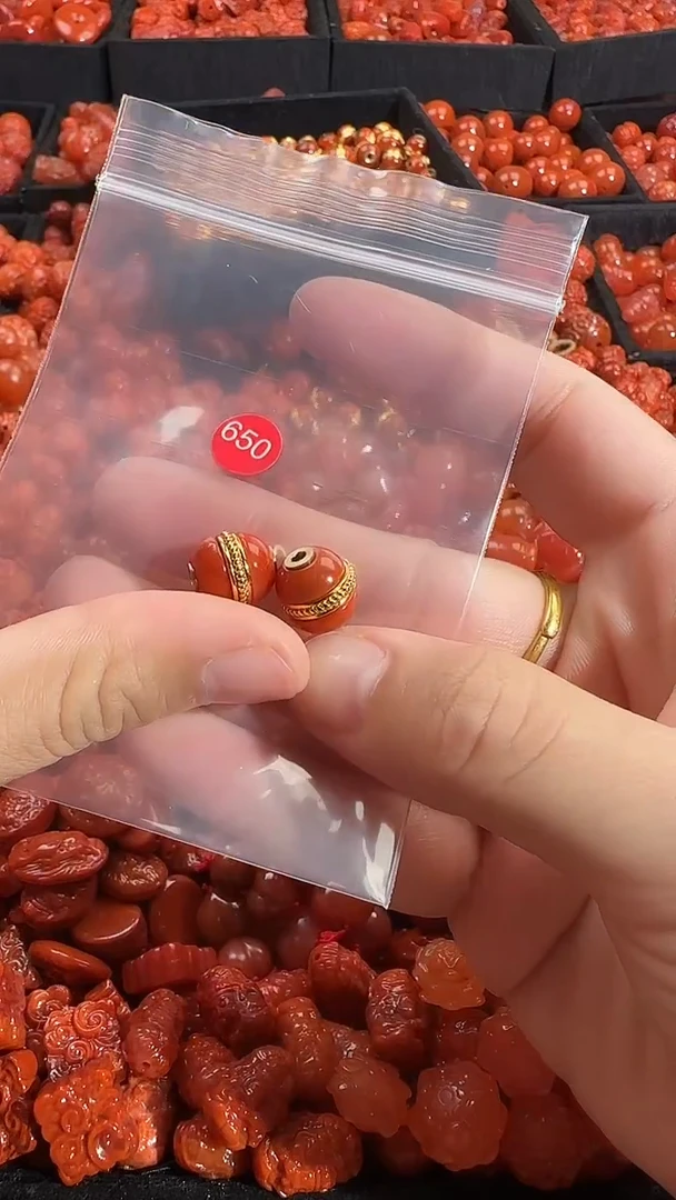 颈饰未镶嵌南红玛瑙1