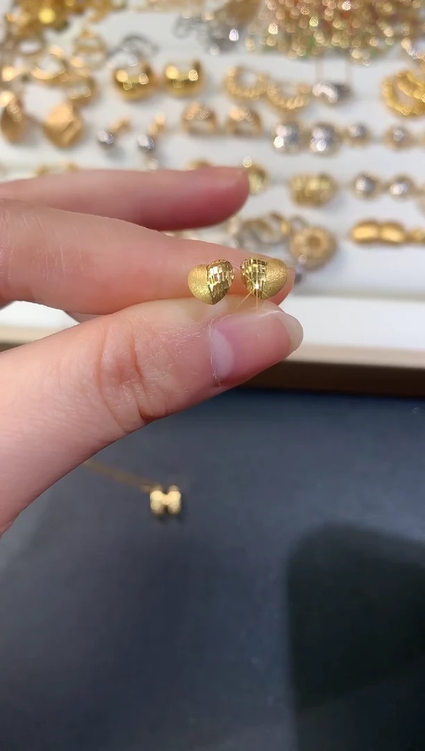 【闪购商品】18K金耳饰爱心耳钉|288+0