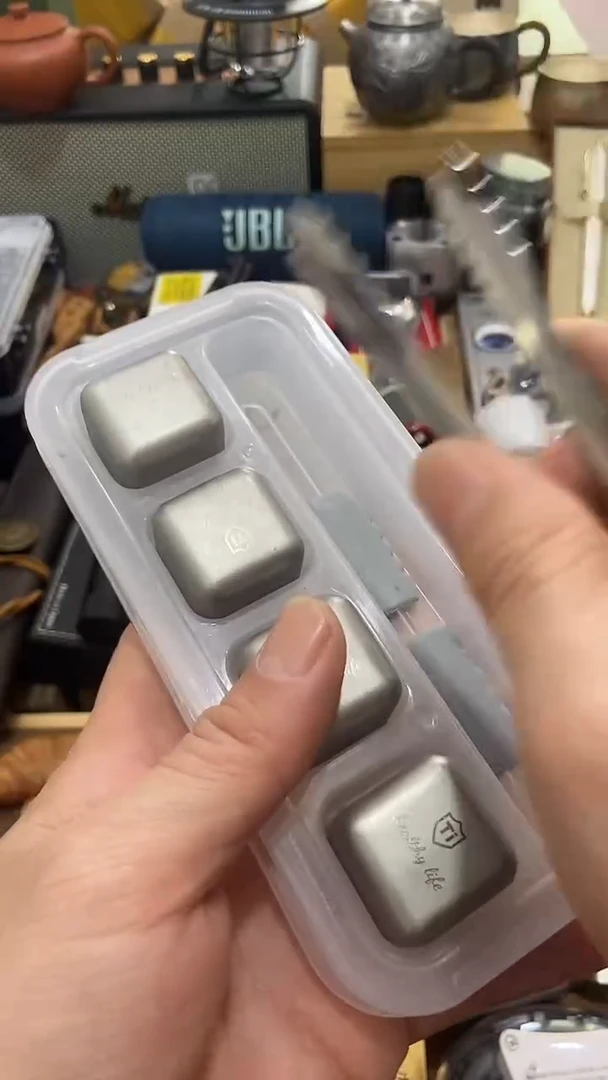 瓷片闪购商品 如图所示