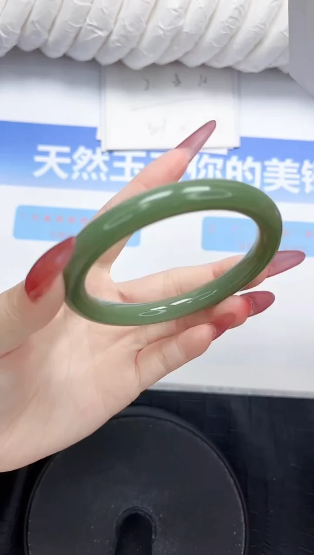 石英质玉手镯未镶嵌58-56