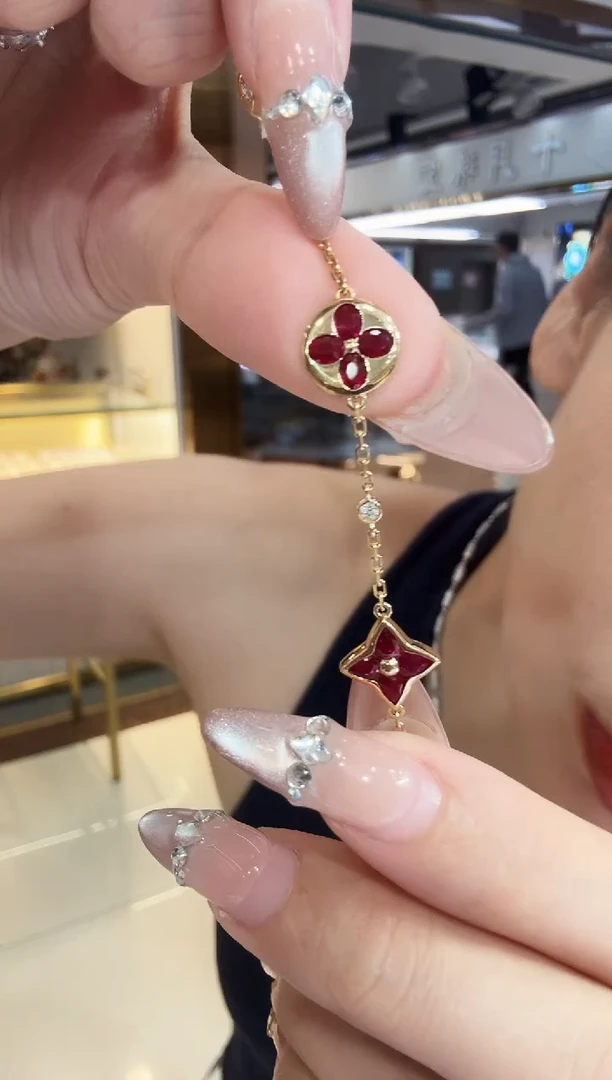 18K金镶嵌手链红宝石3.9ct